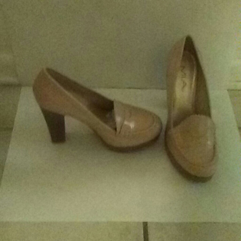 Cute tab 5 inch heels by mia